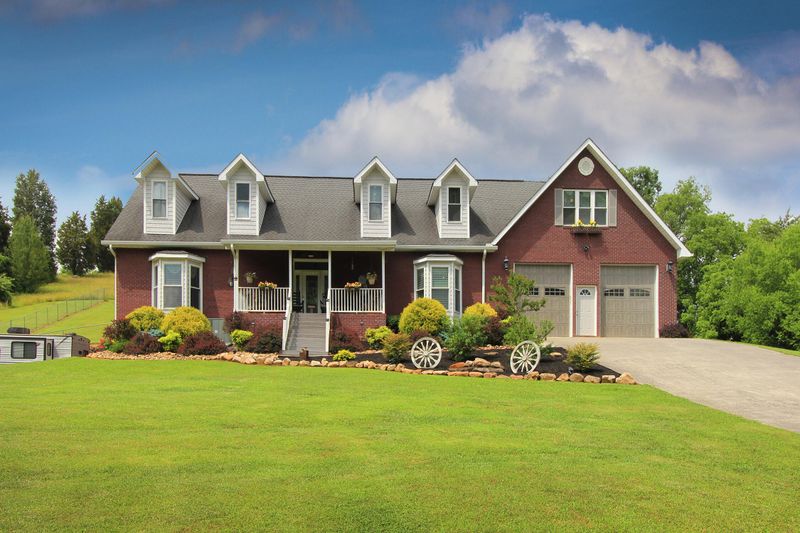 652 N Knob Creek Rd, Seymour, TN 37865