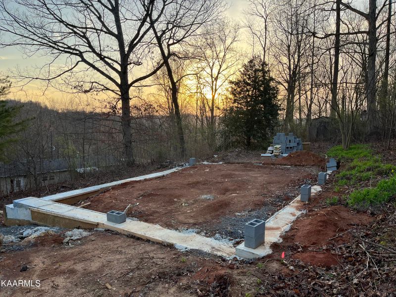 652 Tackett Loop, Caryville, TN 37714