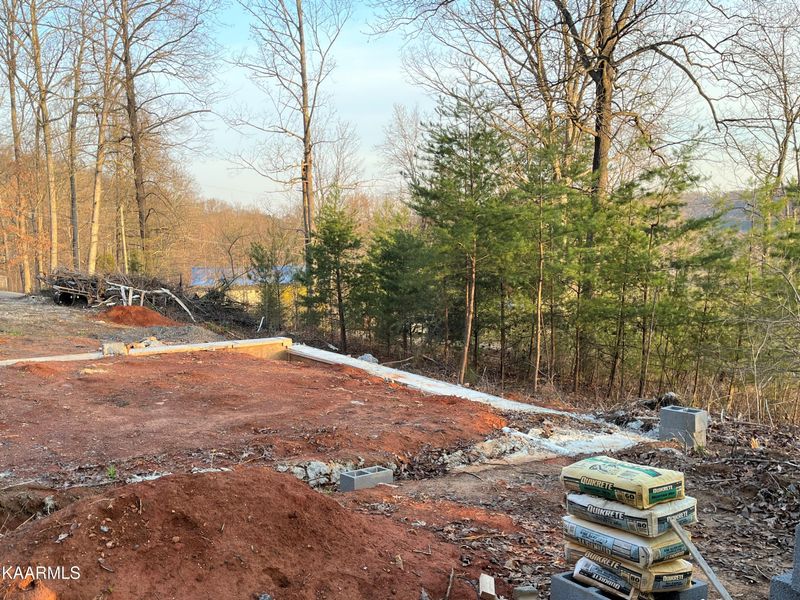 652 Tackett Loop, Caryville, TN 37714