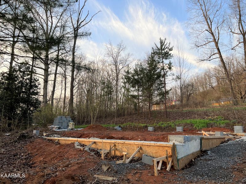 652 Tackett Loop, Caryville, TN 37714