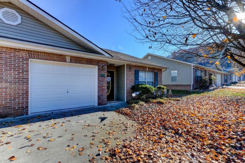 6520 Arborcrest Way, Knoxville, TN 37918