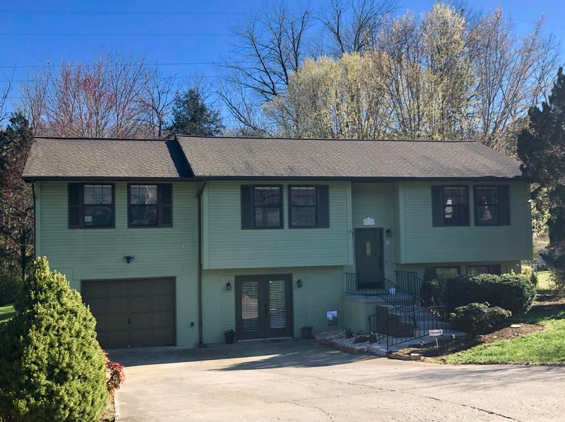 6520 Bay Circle Dr, Knoxville, TN 37918