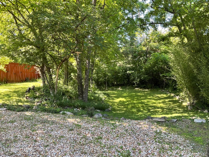 6520 S Northshore Dr, Knoxville, TN 37919