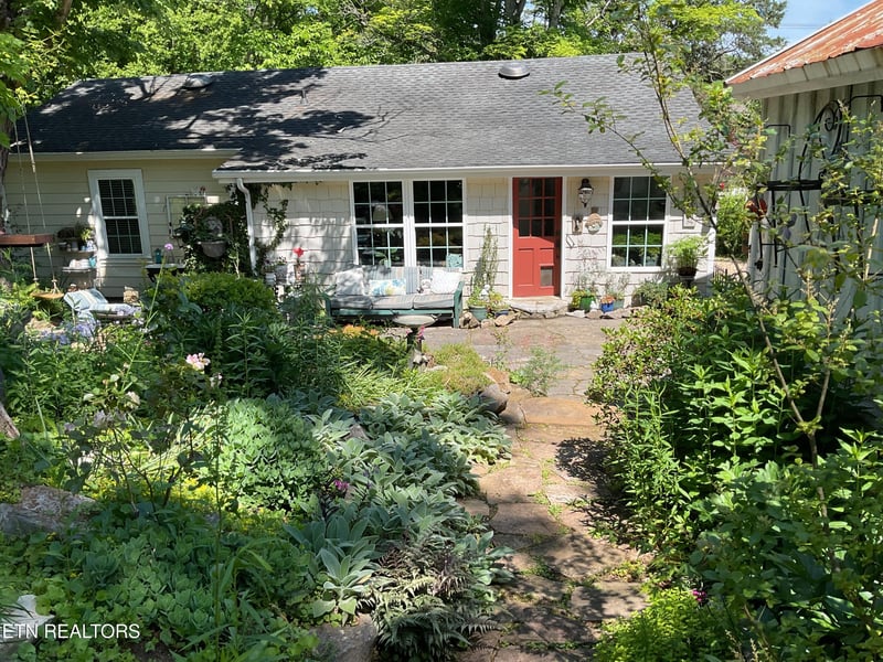 6520 S Northshore Dr, Knoxville, TN 37919