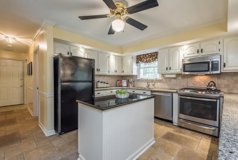 6527 Westminster Rd, Knoxville, TN 37919