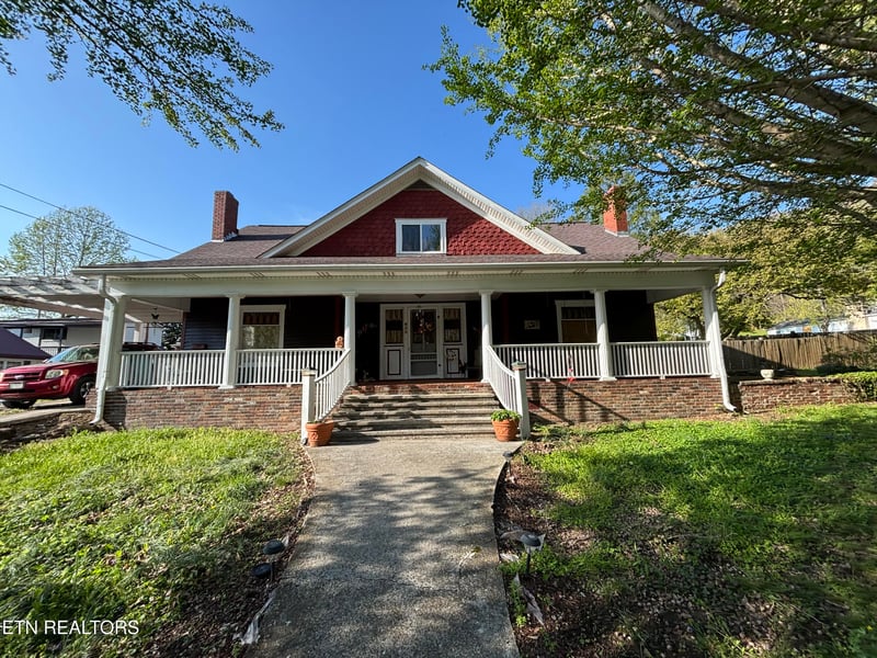 653 Cumberland Ave, Jellico, TN 37762