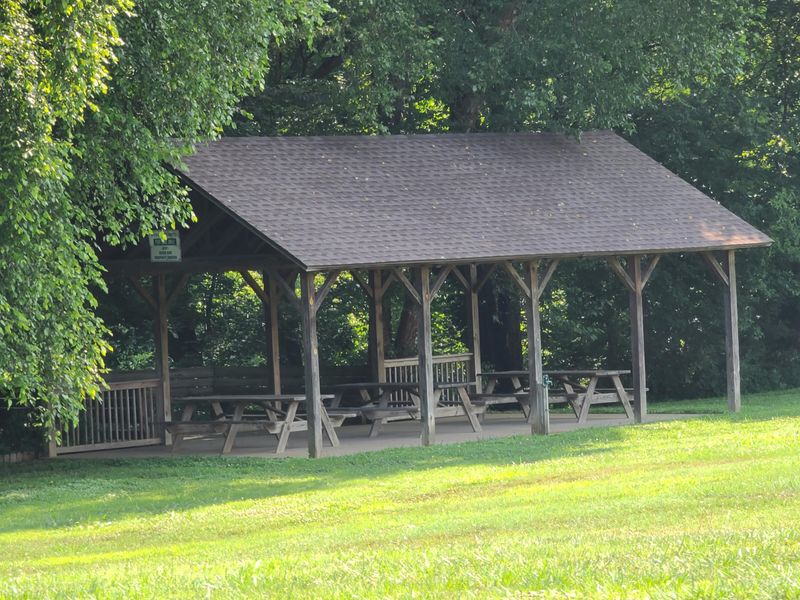 653 River Run Dr, Maryville, TN 37804