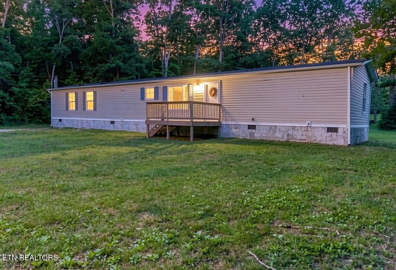 653 Timothy Dr, Crossville, TN 38572
