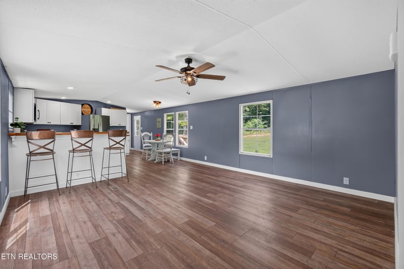 653 Timothy Dr, Crossville, TN 38572
