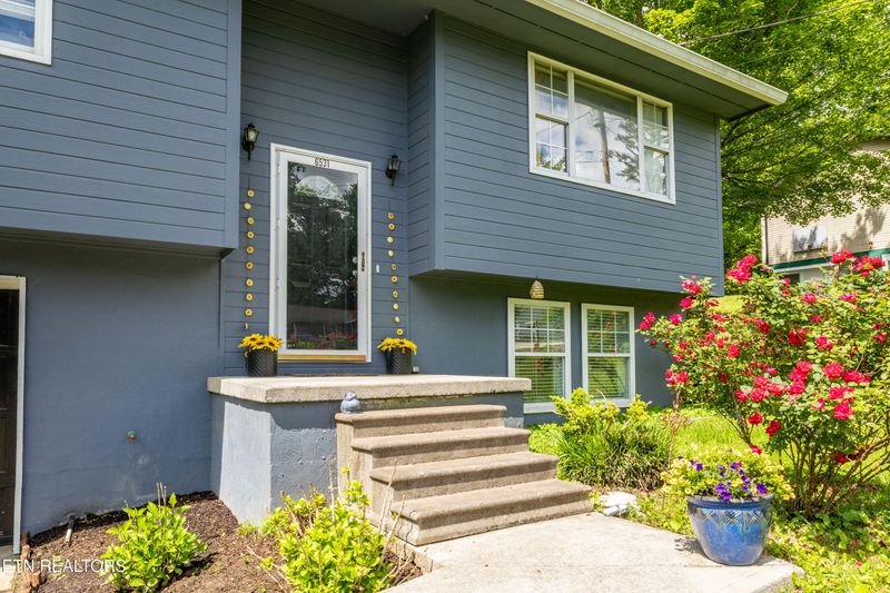6531 Cedar Bend Rd, Knoxville, TN 37918