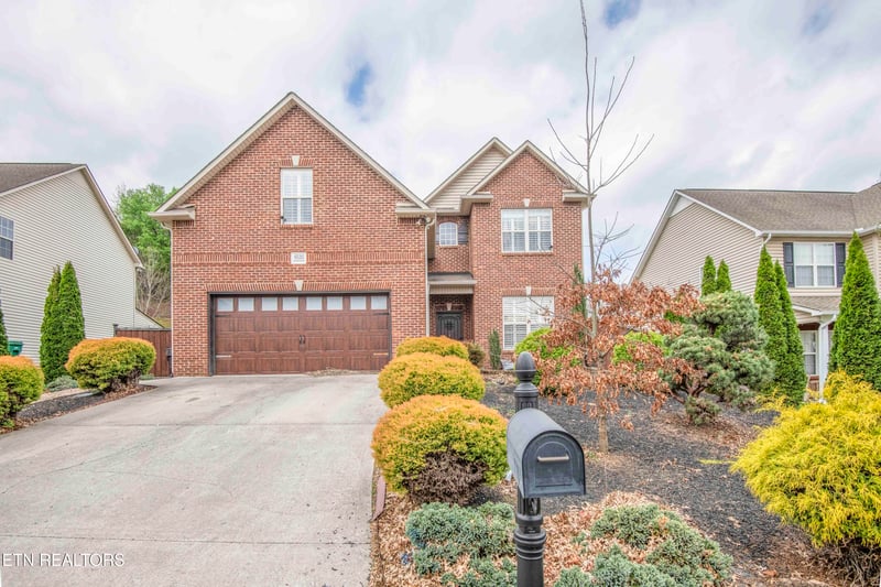 6533 Gentlewinds Dr, Knoxville, TN 37931