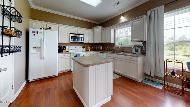 6538 Colossal Ln, Corryton, TN 37721