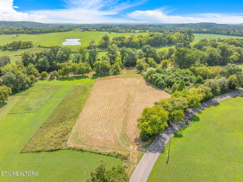 654 Martin Mill Pike, Rockford, TN 37853