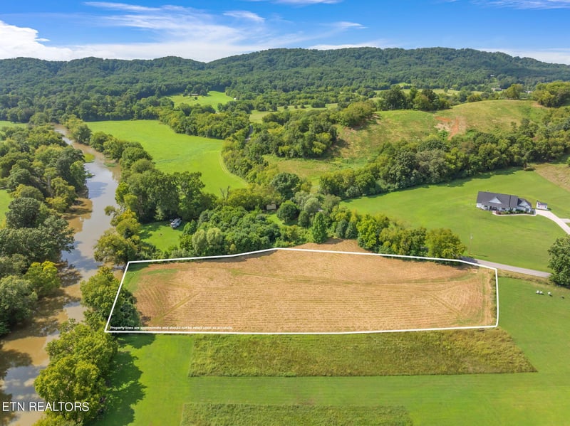 654 Martin Mill Pike, Rockford, TN 37853