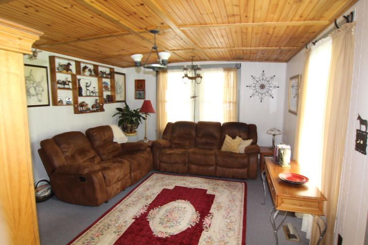 6545 Calloway Rd, Loudon, TN 37774