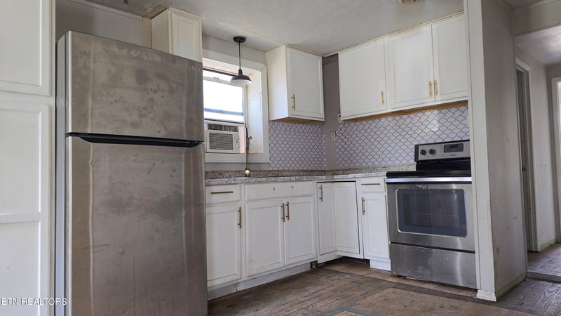 655 Coal Hill Rd, Harriman, TN 37748