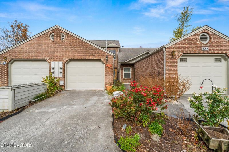 655 Sunrise Cir, Sevierville, TN 37862