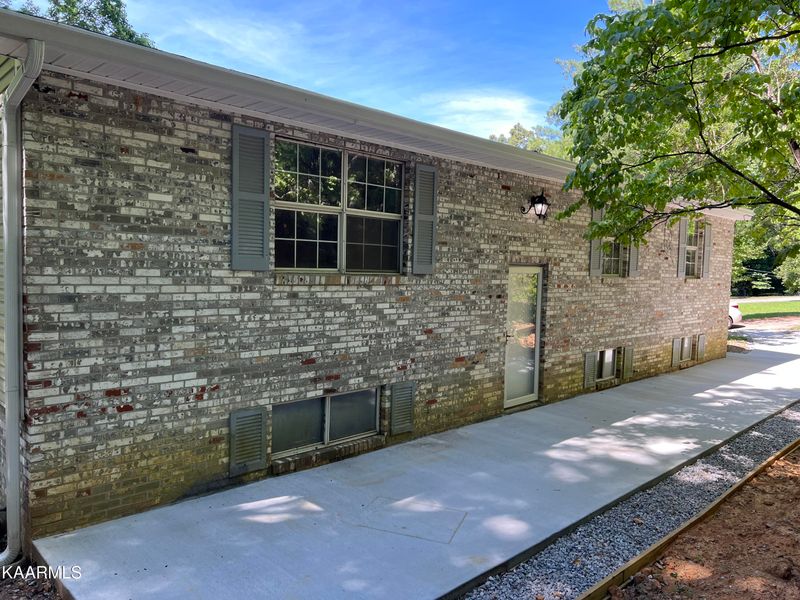 655 W Hills Dr, Harriman, TN 37748