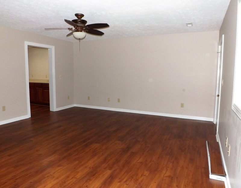 656 Caryonah Rd, Crossville, TN 38571