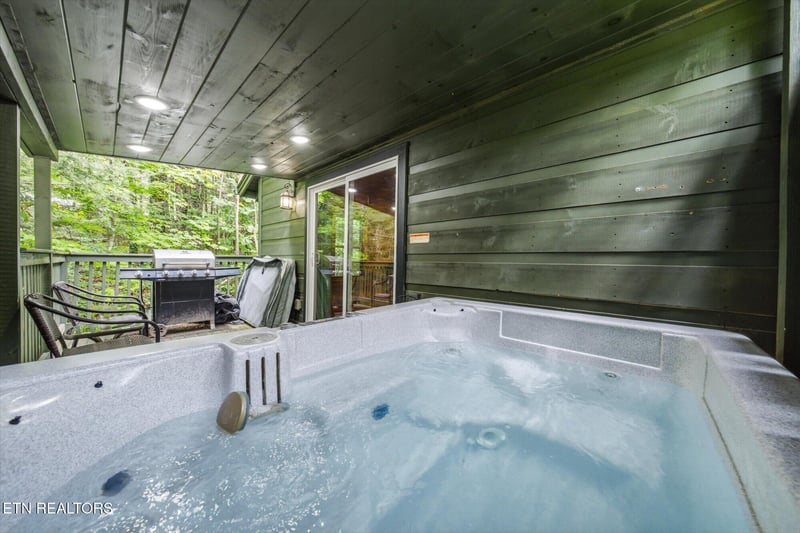656 Morning Mist Way, Gatlinburg, TN 37738