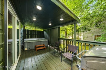 656 Morning Mist Way, Gatlinburg, TN 37738