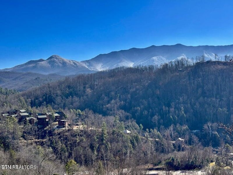 656 Park Vista Way, Gatlinburg, TN 37738