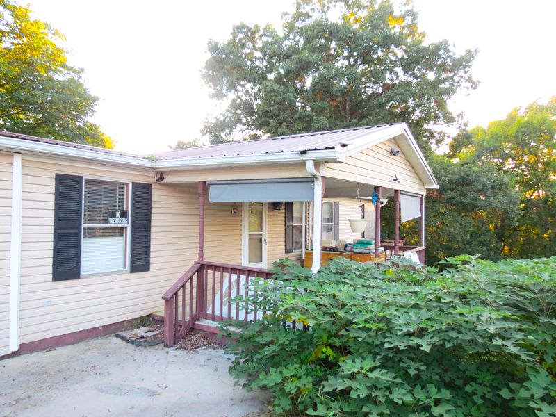 656 Tinnel Ln, Lenoir City, TN 37772