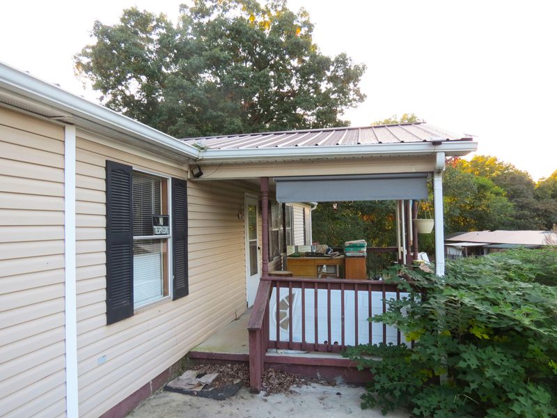 656 Tinnel Ln, Lenoir City, TN 37772