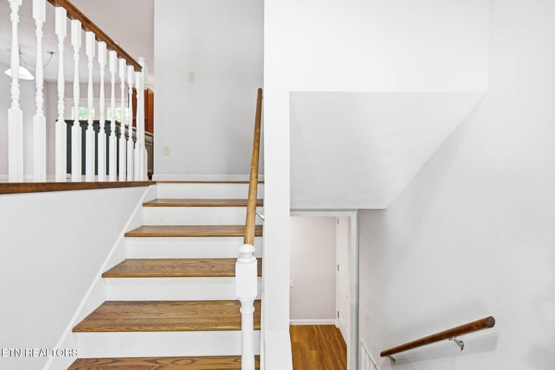 6560 W Garwood Cir, Knoxville, TN 37918