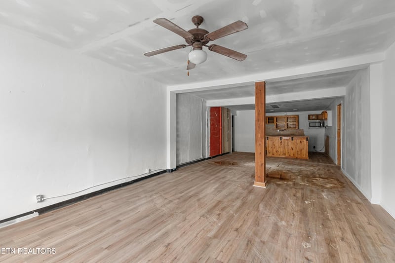 6563 E Andrew Johnson Hwy, Whitesburg, TN 37891