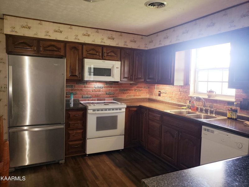 6566 Hunter Rd, Talbott, TN 37877