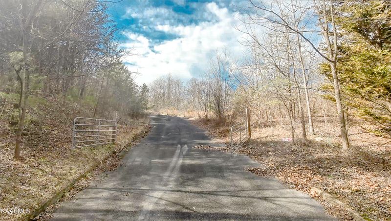 658 Mountain High Tr, Sevierville, TN 37876