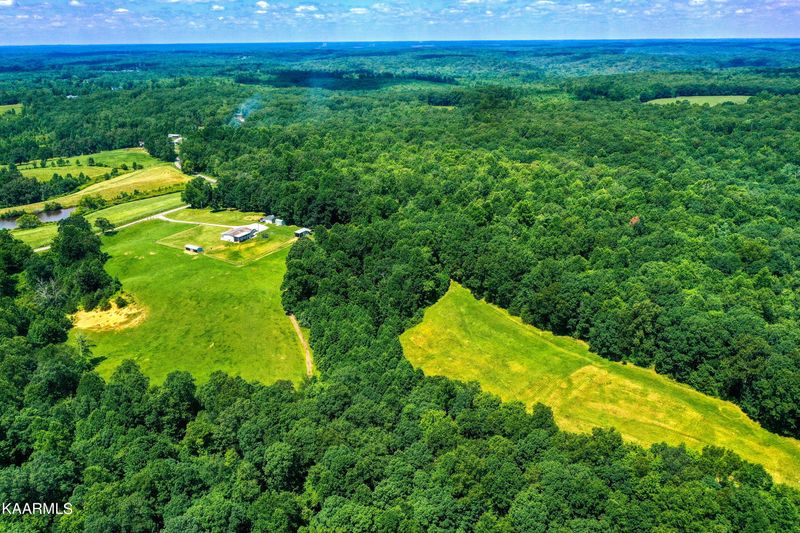 658 Pilot Mtn Rd, Sunbright, TN 37872