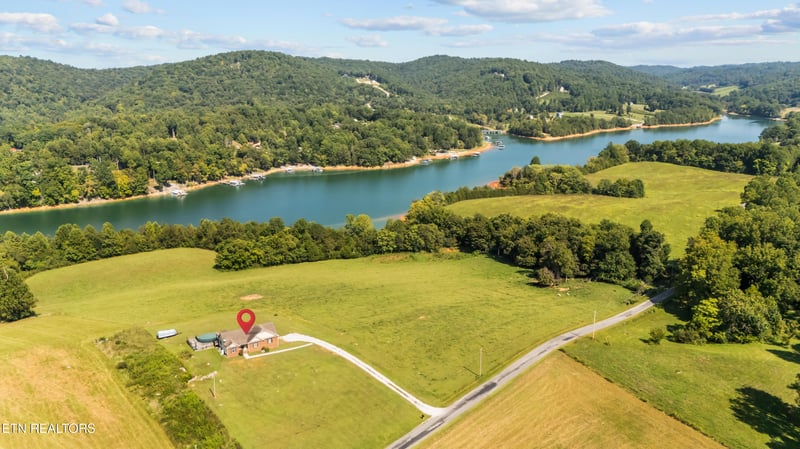 658 Stiner Rd, Sharps Chapel, TN 37866