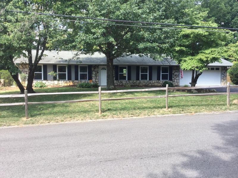 659 Gulfwood Rd, Knoxville, TN 37923