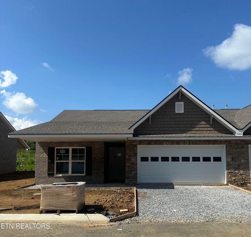 659 Snowflower Cir #143, Pigeon Forge, TN 37863