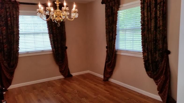 66 Outer Dr, Oak Ridge, TN 37830