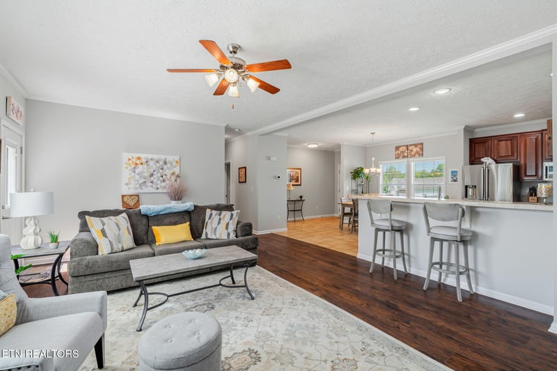 660 Alexis Ln, Lenoir City, TN 37772