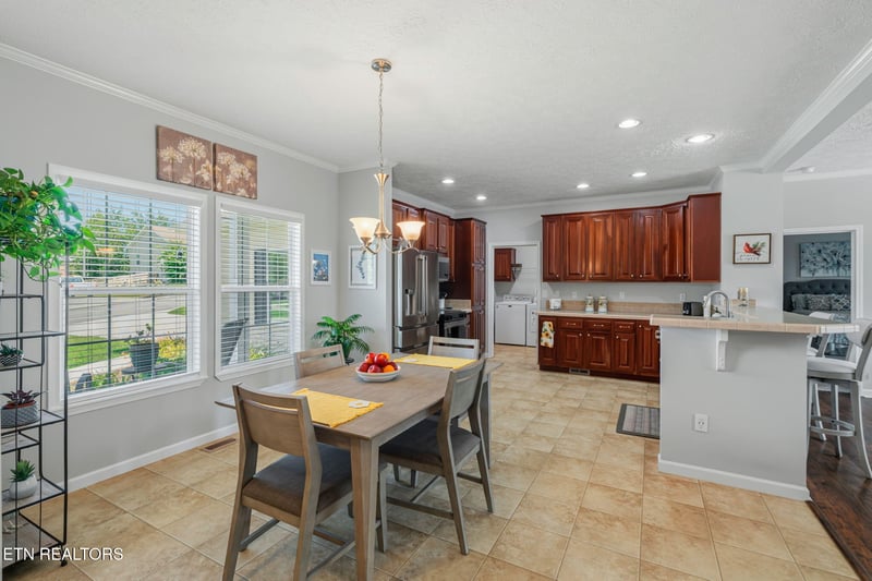 660 Alexis Ln, Lenoir City, TN 37772