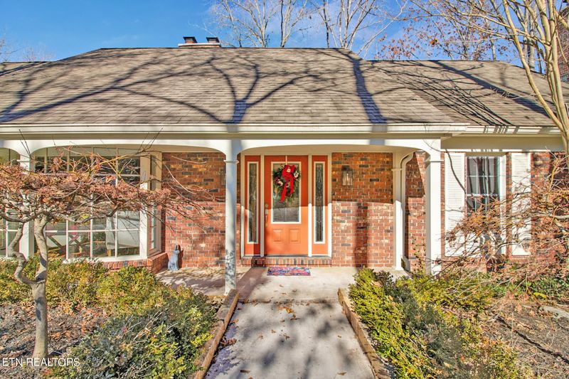 660 Holiday Dr, Crossville, TN 38555