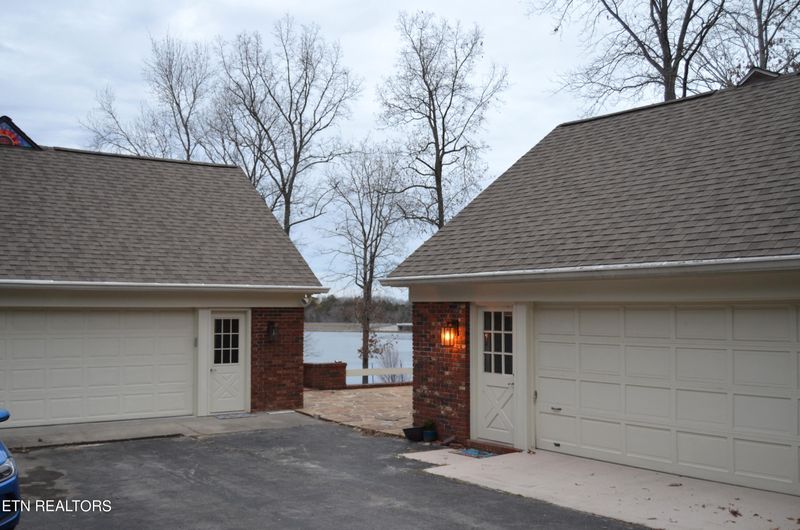 660 Holiday Dr, Crossville, TN 38555