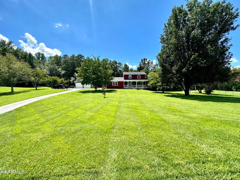 660 Stiner Ln, Lafollette, TN 37766