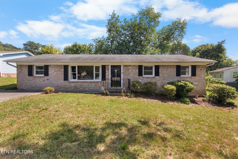 6604 Duke Rd, Knoxville, TN 37918