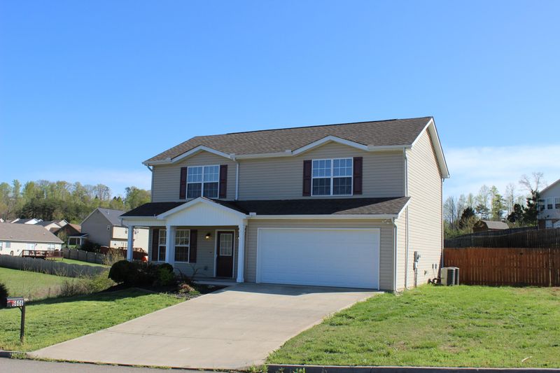 6606 Ruby June Ln, Corryton, TN 37721