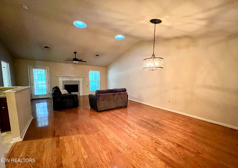 661 Applegate Ln, Knoxville, TN 37934