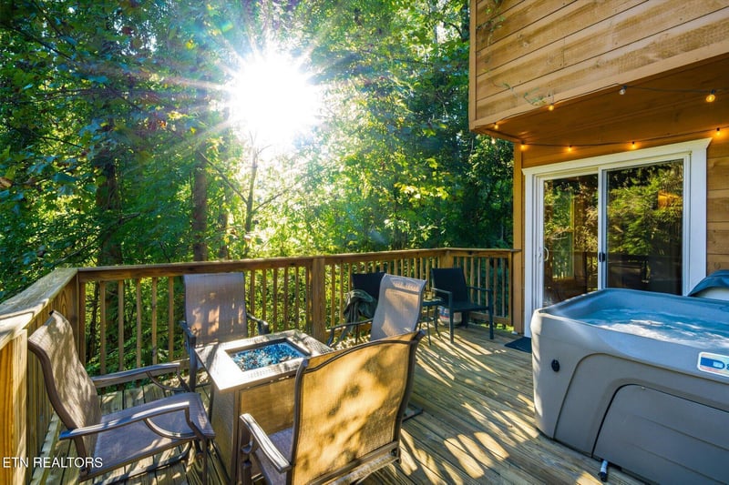 661 Morning Mist Way, Gatlinburg, TN 37738