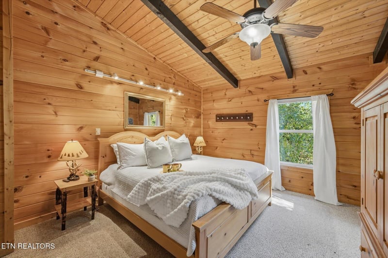661 Morning Mist Way, Gatlinburg, TN 37738