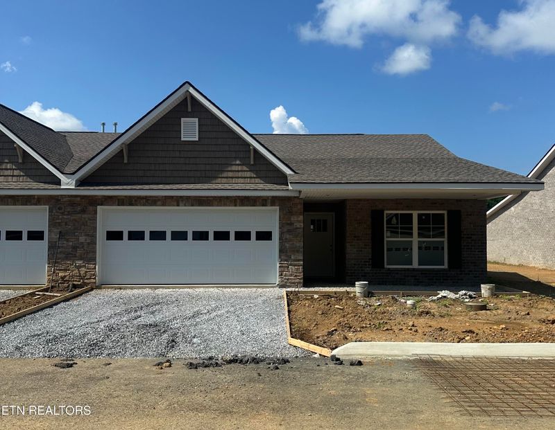 661 Snowflower Cir #144, Pigeon Forge, TN 37863
