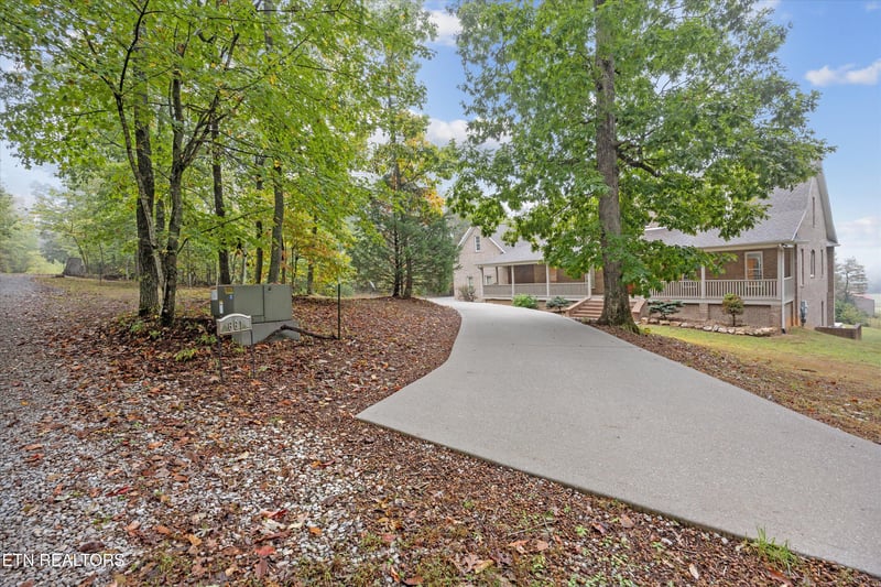 661 Tate Coley Rd, Lenoir City, TN 37771