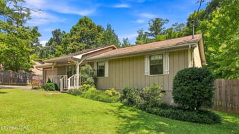 6612 Bay Circle Dr, Knoxville, TN 37918